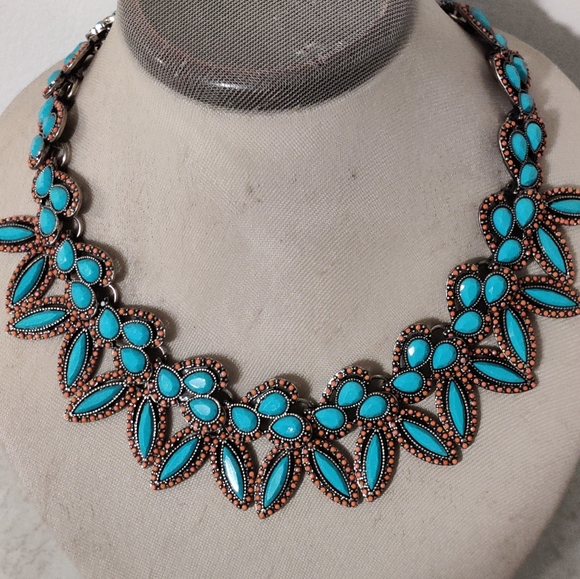 Stunning Turquoise and Coral Glass Statement Necklace Rare - Picture 15 of 15
